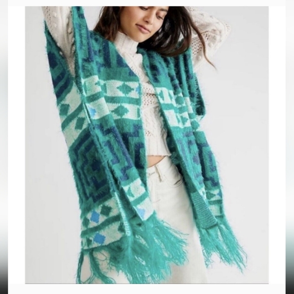 Free People Sweaters - Free People Boho Kimono Poncho Diamondback Design Emerald Blue OS 36.5"W 32"LNew